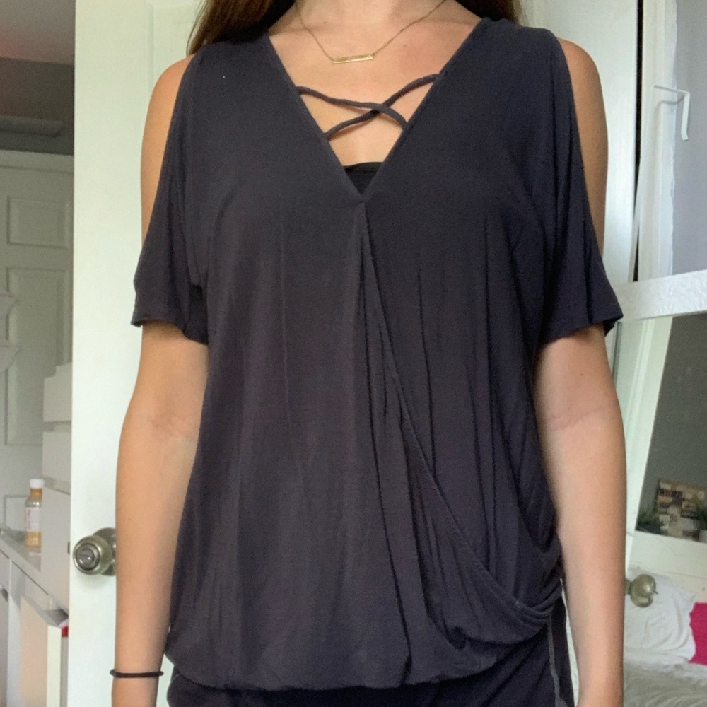 American eagle gray top